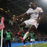 Football/France stumble in Iceland, Qualification hangs in the balance